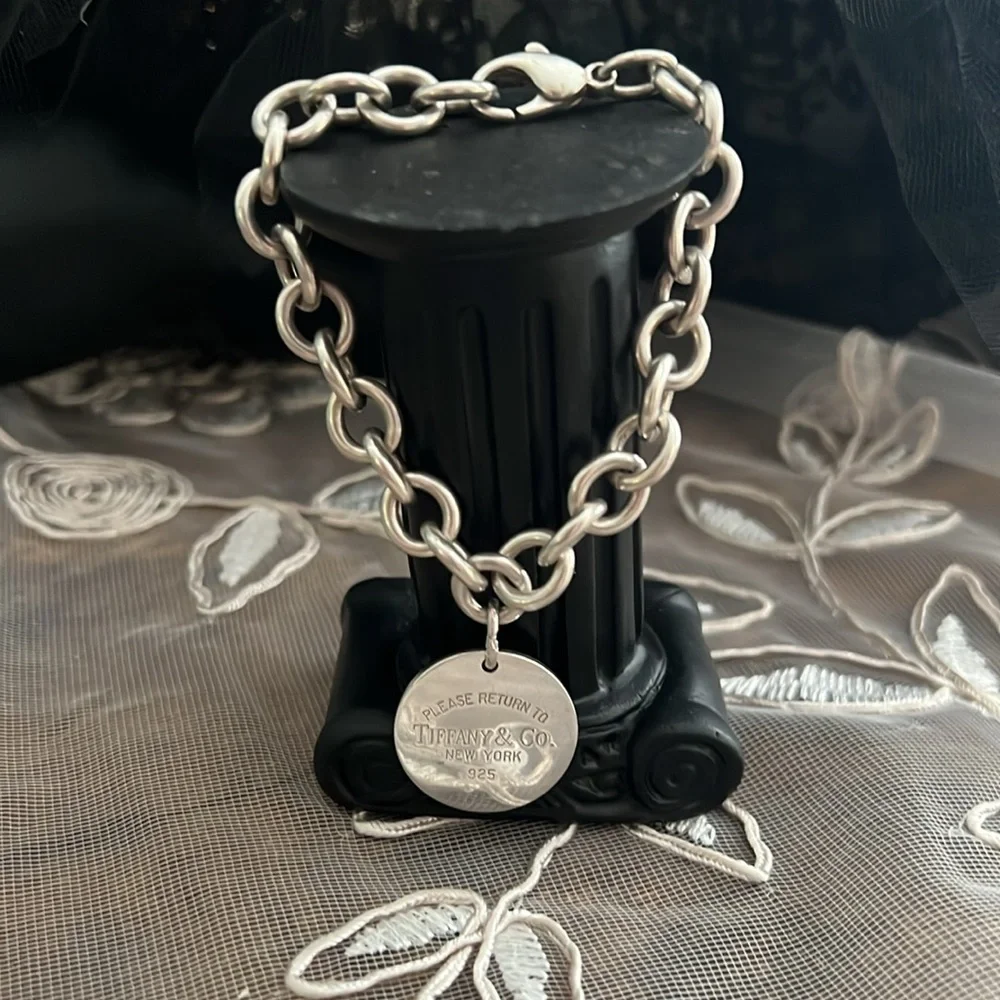 Tiffany &Co. Sterling silver chain linked bracelet. - Picture 8 of 10